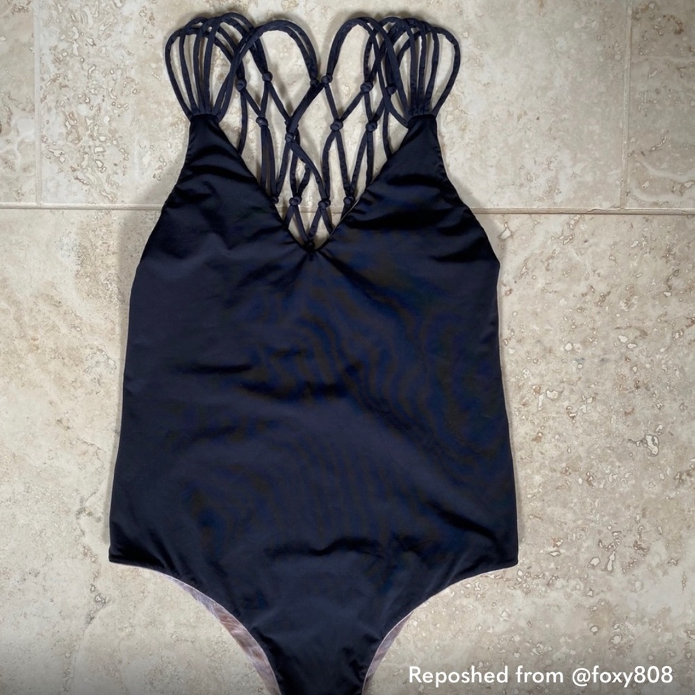 SAN LORENZO ~ Black reversible one piece, L